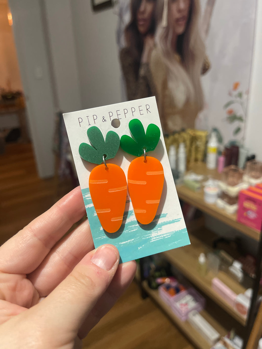 Pip & Pepper dangles carrots