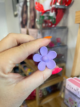 Load image into Gallery viewer, Mini flower claws
